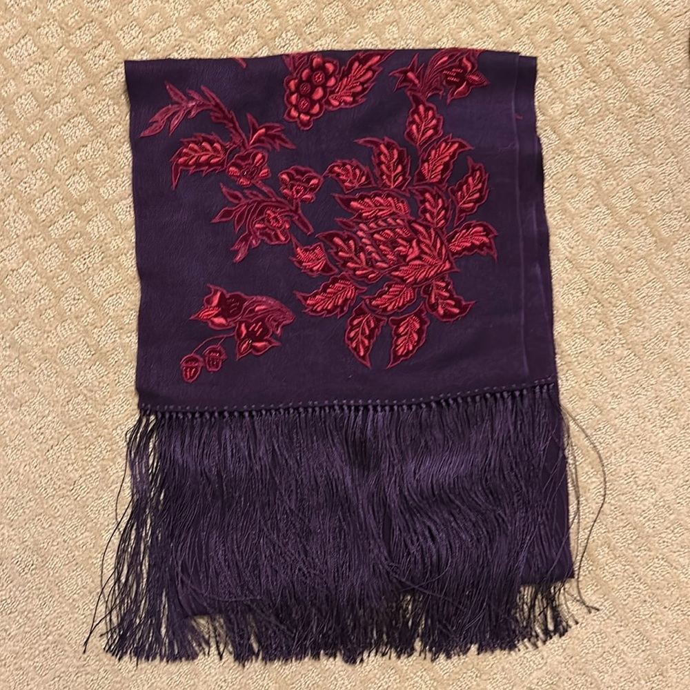 Burberry purple cashmere and silk embroidered and beaded fringe scarf - Picture 7 of 10